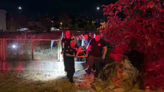 Bursa'da otomobil tarlaya uçtu, 5 kişi yaralandı