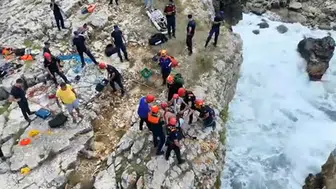 Kandıra'da kayalıklarda mahsur kalan kişi itfaiye ekipleri tarafından kurtarıldı