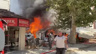 Malatya'da konteyner kenti alevlere teslim oldu