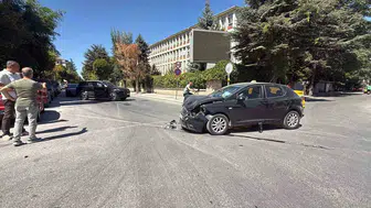 Eskişehir'de trafik kazası: İki araç kullanılamaz hale geldi