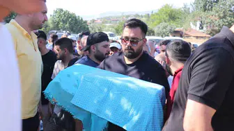 Denizli’de hayatını kaybeden anne ve bebeği son yolculuğuna uğurlandı