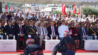 Ayvalık'ta zafer bayramı coşkusu dorukta