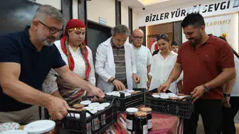 Özel eğitim öğrencilerinin el emeği ürünleri büyük ilgi gördü