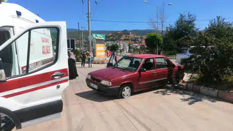 Niksar'da akaryakıt istasyonu önünde iki aracın çarpıştığı kaza