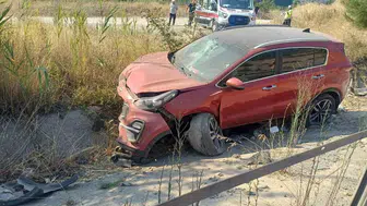 Bilecik'te kaza: otomobil bankete düştü, 4 kişi yaralandı
