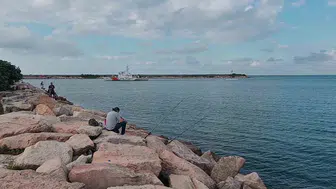 Ordu'da denizden çıkan konteynerler güvenli bir şekilde karaya çıkarıldı