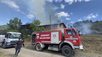Kastamonu'da yangın faciası: Ev, samanlık ve kamyon kül oldu