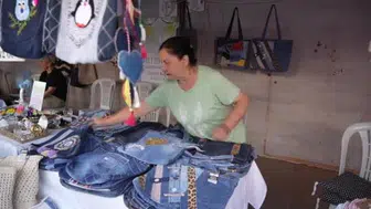 Kadın emeğiyle eski kotlar yeniden değerlendiriliyor