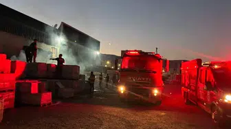 Kırıkhan'da inşaat malzemeleri satan iş yerinde yangın paniği