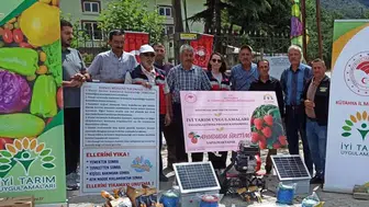 Domaniç'te ahududu üreticilerine tarımsal destek çalışmalarında yenilikler