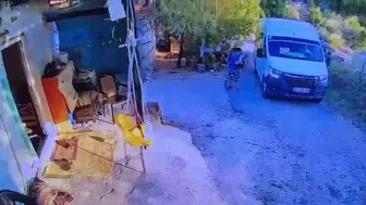 Antalya'da baba geri manevra yaparken oğluna çarptı