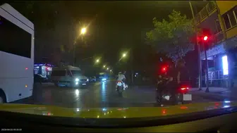 Kırmızı ışıkları geçmek isteyen sürücüye 145 bin TL ceza