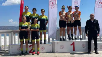 Sivas gençlik spor kulübü bisiklet takımı Türkiye ikinciliği elde etti