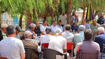 Bayburt valisi eldivan akşar köyünde vatandaşlarla buluştu