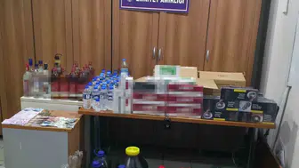 Artvin'de düzenlenen operasyonda 304 kilogram kaçak bal ve kaçak içki ele geçirildi