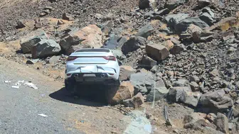 Hakkari-Çukurca yolunda trafik kazası: aynı aileden 3 kişi yaralandı