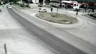 Amasya'da yangın sırasında itfaiye aracı kazaya karıştı: Sürücü hastaneye kaldırıldı