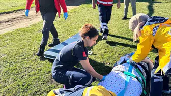 Eğrisu Yaylası'nda düşerek yaralanan yaşlı kadın, ambulans uçakla hastaneye sevk edildi