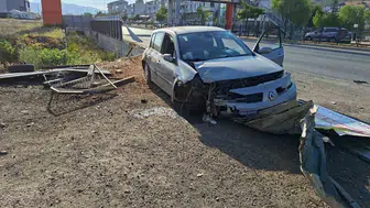 Bingöl'de trafik kazasında ters dönen araçta 3 kişi yaralandı