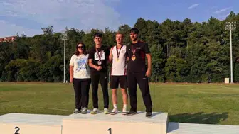 Berat İşler, İstanbul'da atletizmdeki başarısını iki madalya ile taçlandırdı