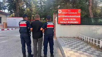 Afyonkarahisar'da jandarmadan operasyon: 40 aranan şahıs yakalandı