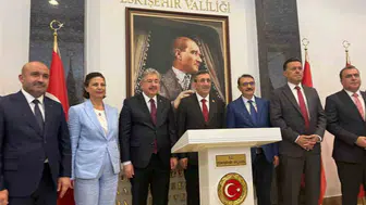 Cumhurbaşkanı yardımcısı Yılmaz, eskişehir'de valilik ziyaretinde bulundu