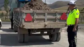 Erzurum'da traktör kazalarını azaltacak önemli adım: reflektör montajı projesi
