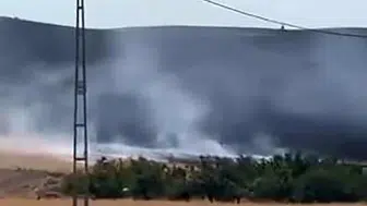 Baskil'de anız yangını köylüleri endişelendirdi
