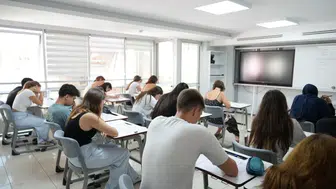 Tek genç akademi yeni öğrencilerle YKS'ye hazırlanıyor