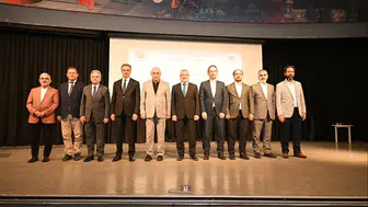 Erzurum'da ahlak üzerine etkileyici konferans: Vali Baruş katıldı