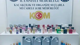 Samsun'da kaçak parfüm ve alkol operasyonu: İki kişi adliyeye sevk edildi
