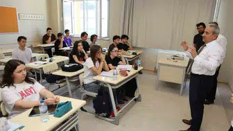 Karabük eğitimde yaz dönemi fırsatlarını değerlendiriyor: Nevzat Akbaş öğrencilerle buluştu