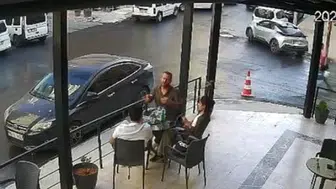 Mardin'deki kaza anının görüntüleri güvenlik kamerasında kaydedildi
