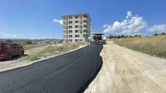 Kavak Devlet Hastanesi yolundaki asfalt çalışmaları hızla devam ediyor