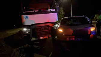 Eskişehir-Bursa kara yolunda tır ile otomobil çarpıştı: Yaralı yok, maddi hasar var