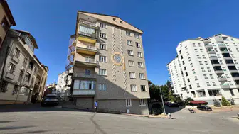 Sivas'ta apartman sakinleri bahçe duvarı projesinde zorluklarla karşılaştı