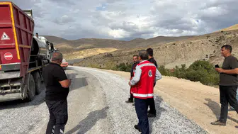 Darende'de yol yapım çalışmaları devam ediyor