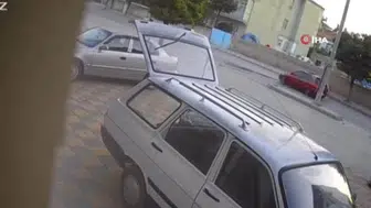Freni patlayan minibüs taksiyi sürükledi, direğe çarparak durdu: 1 yaralı