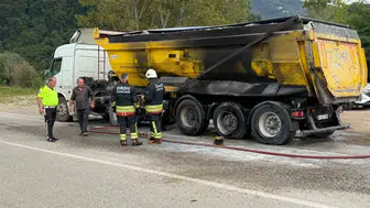 Ordu'da seyir halindeyken hafriyat kamyonunda yangın çıktı