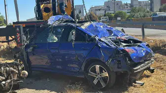 İzmir’de otomobil akarsu havzasına uçtu: 1 ölü, 2 yaralı
