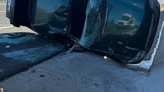 Elazığ'da direksiyon hakimiyeti kaybı sonucu otomobil yan yattı: 2 yaralı