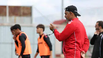 Sivasspor, milli maçlar arası çalışmalara çift idmanla devam etti