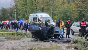 Bartın'da sağanak yağış sonrası iki ayrı trafik kazasında 2 kişi hayatını kaybetti