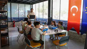 Efeler Belediyesi'nden gençlere kapsamlı destek programları