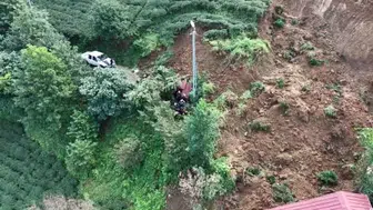 Rize'deki heyelan sonrası evde mahsur kalan aile korku dolu anları anlattı
