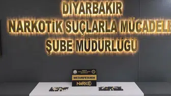 Diyarbakır'da uyuşturucu taşıyan iki kişi tutuklandı