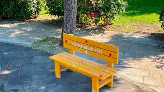Körfez'deki parklara çocuklar için özel oturma grupları ekleniyor