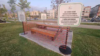 İskenderun'daki sıra dışı çevre farkındalığı: Sanat eseri olarak sergilenen pislik