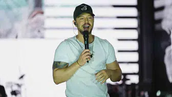 Murat Boz kayseri kültür yolu festivalinde hayranlarını coşturdu