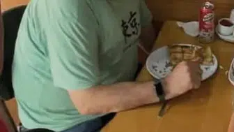 Ağaçtan düşen kişi, merdiveni tutan kişinin ölümüne neden oldu